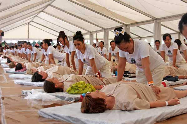 Самый большой урок по тайскому массажу