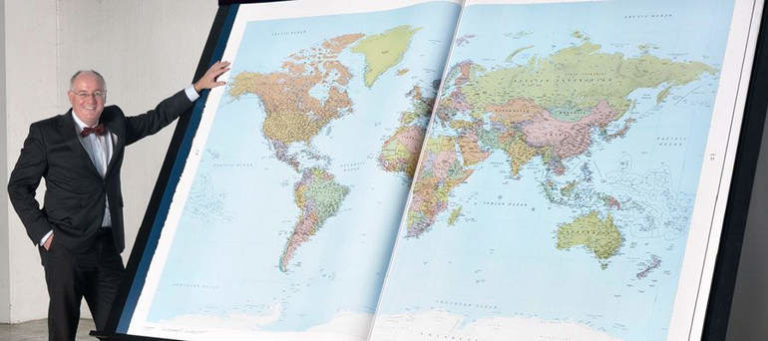 Самый большой атлас в мире: Earth Platinum atlas