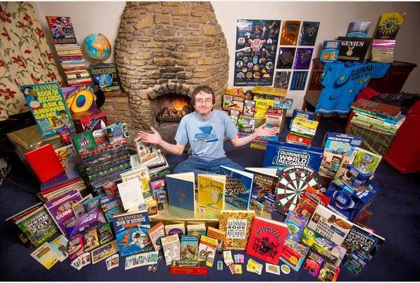 Британец собрал самую большую коллекцию Книг рекордов Гиннесса