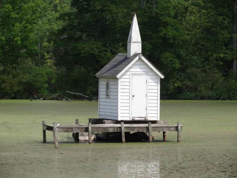 Часовня Кросс Айленд: самая маленькая церковь