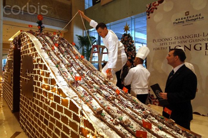 Самый длинный рождественский торт