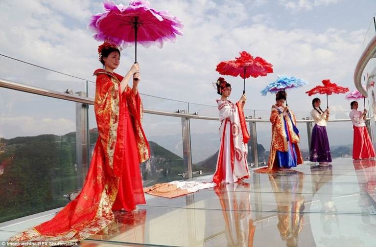 Самый длинный стеклянный мост