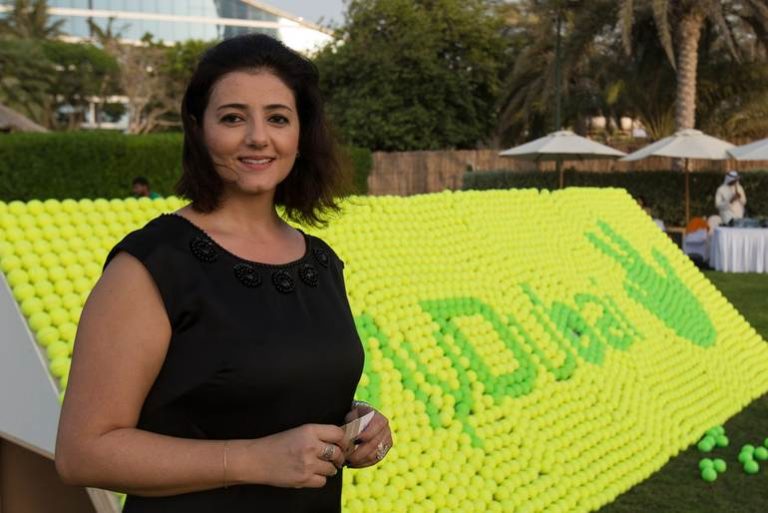 Самая большая мозаика из теннисных шаров