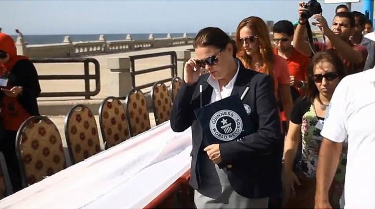 Самый длинный ряд столов