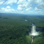 Самый широкий одноуровневый водопад: Кайетур