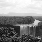 Самый широкий одноуровневый водопад: Кайетур