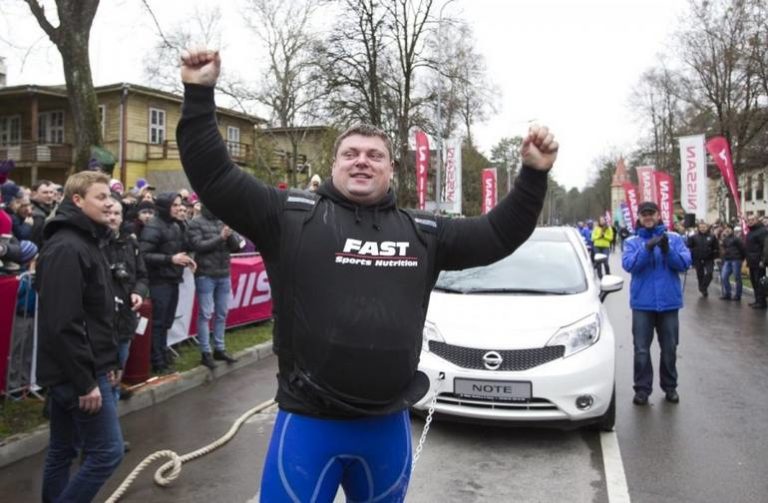 Самое большое количество автомобилей, которые тянет человек