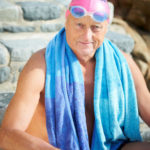 Британец стал самым пожилым человеком, который переплыл Ла-Манш