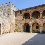 В Италии продается частный дом, который признан самым большим в мире