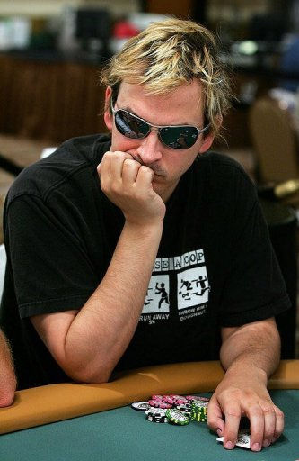 В Лас-Вегасе установили рекорд по самой продолжительной игре в покер