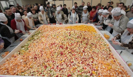 В Израиле создали рекордную порцию греческого салата