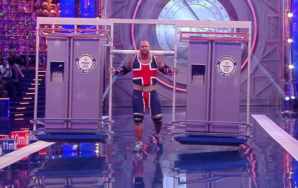 Актер из «Игры престолов» установил рекорд по перетаскиванию холодильников