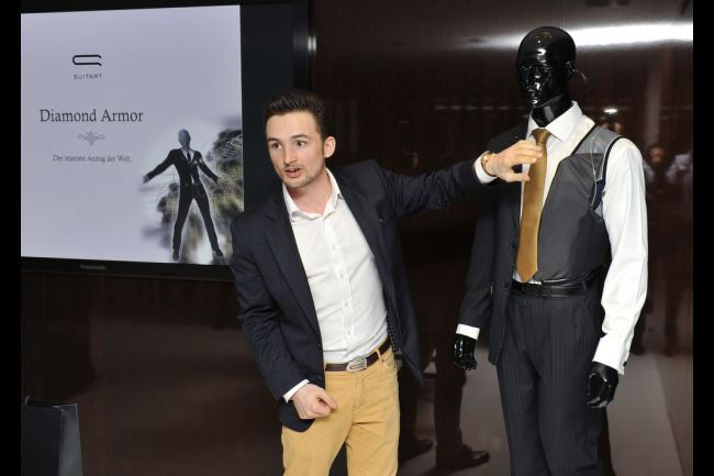 Самый дорогой мужской костюм в мире: Diamond Armor