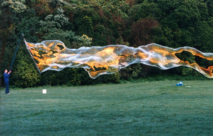 Самый длинный мыльный пузырь