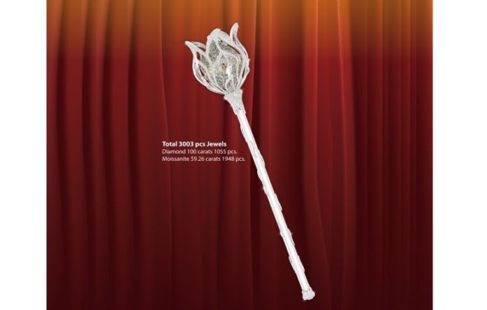 В Малайзии создали рекордный скипетр с самым большим количеством драгоценных камней