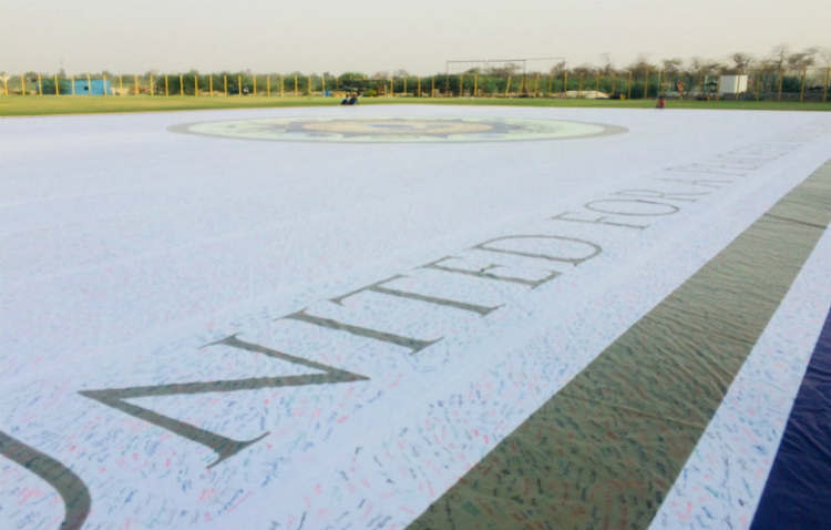 Самое большое количество подписей на флаге