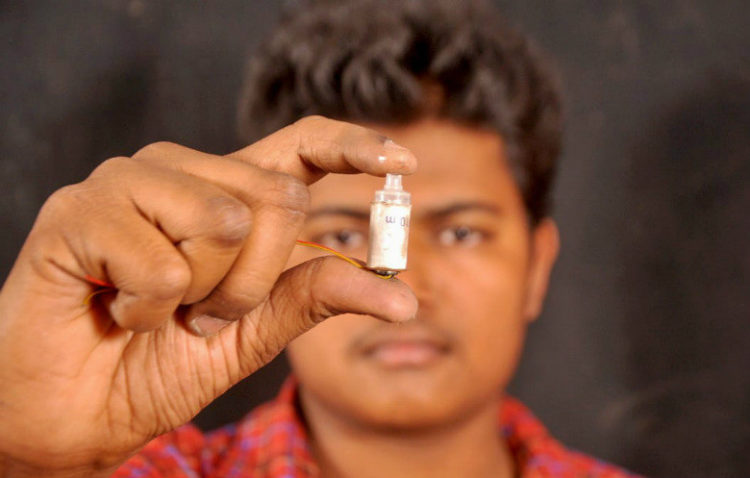 Индиец создал самый маленький пылесос