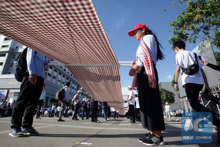 Рекорд длинны шарфа ручной работы