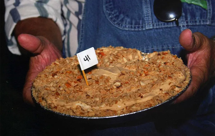 Самый дорогой пирог, проданый на аукционе