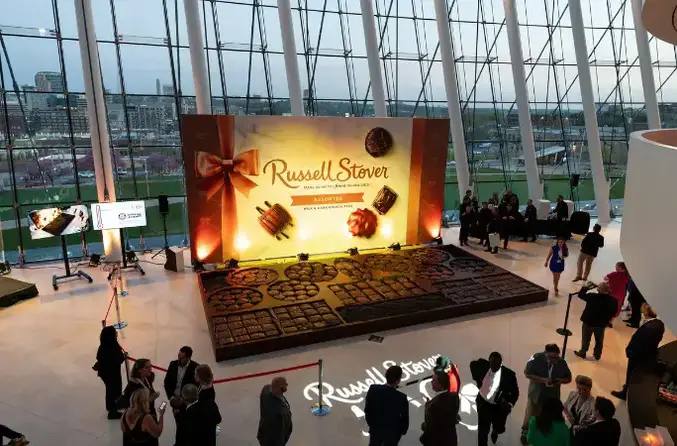 Самая большая коробка шоколадных конфет