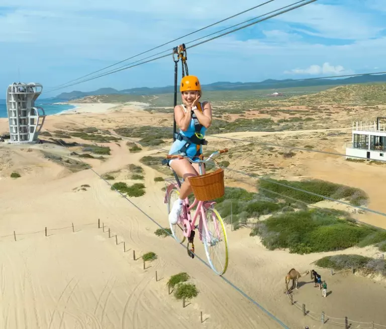 В Мексике открыт самый длинный в мире велосипедный зиплайн длиной 339.39 метра